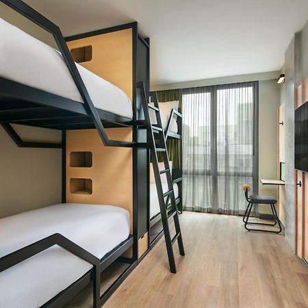 Отель Moxy Brooklyn Williamsburg Нью-Йорк Экстерьер фото