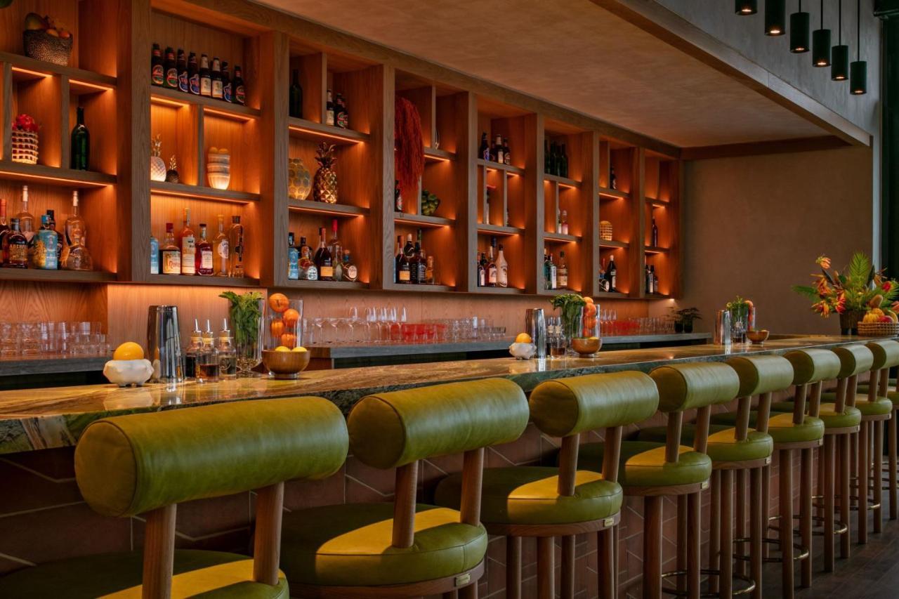 Отель Moxy Brooklyn Williamsburg Нью-Йорк Экстерьер фото
