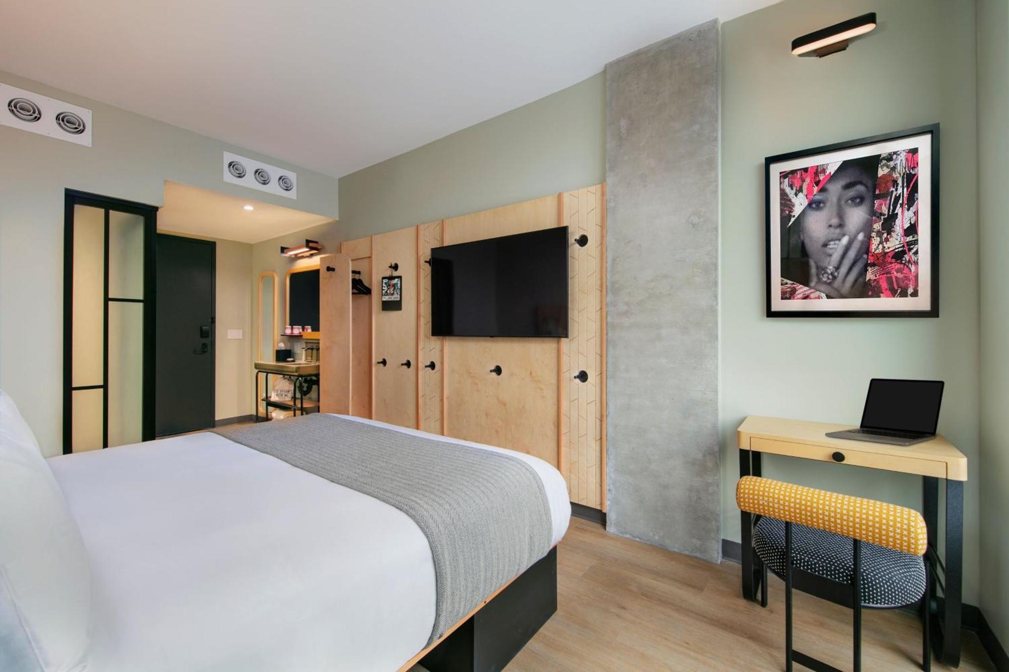 Отель Moxy Brooklyn Williamsburg Нью-Йорк Экстерьер фото