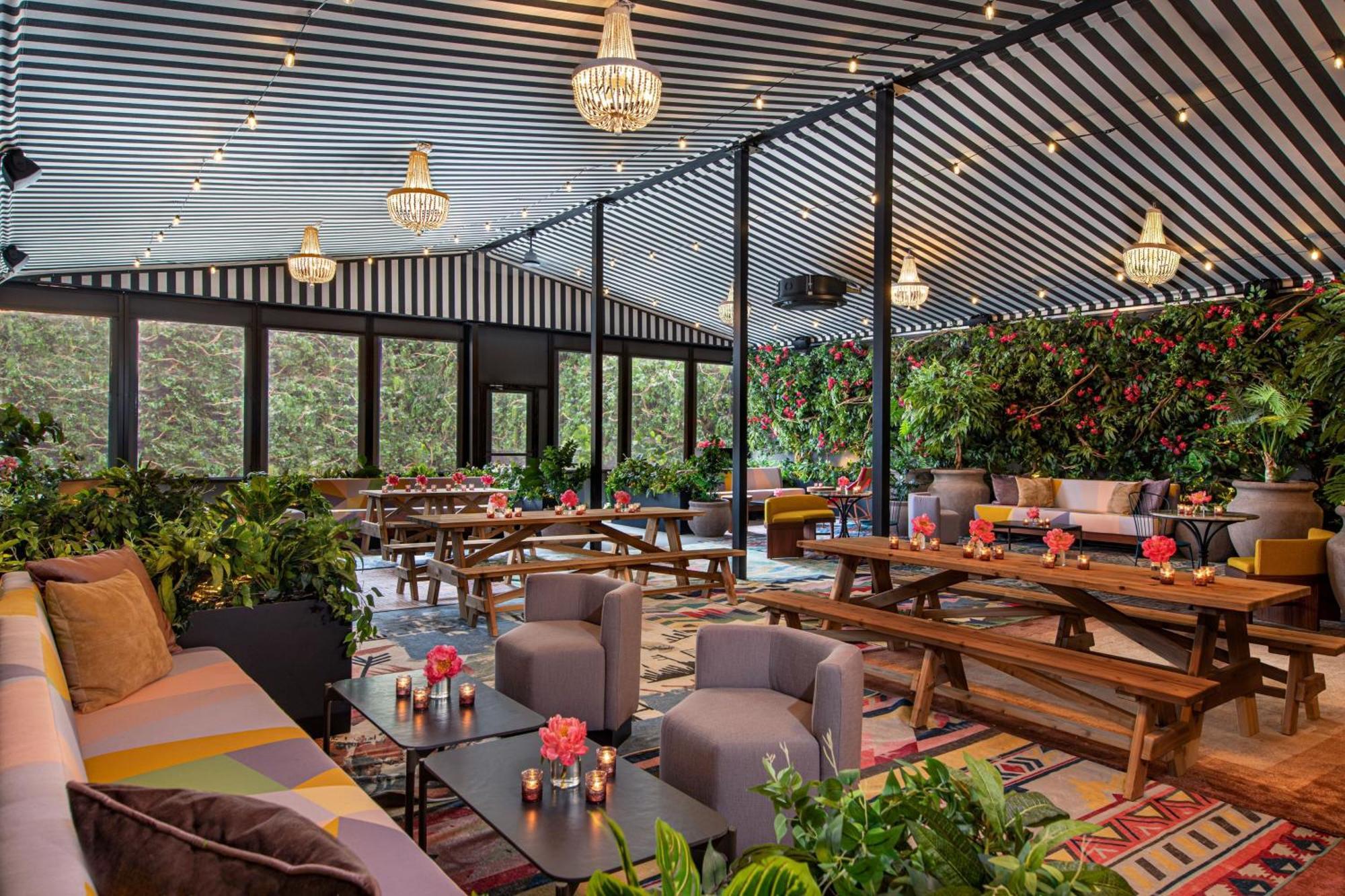 Отель Moxy Brooklyn Williamsburg Нью-Йорк Экстерьер фото