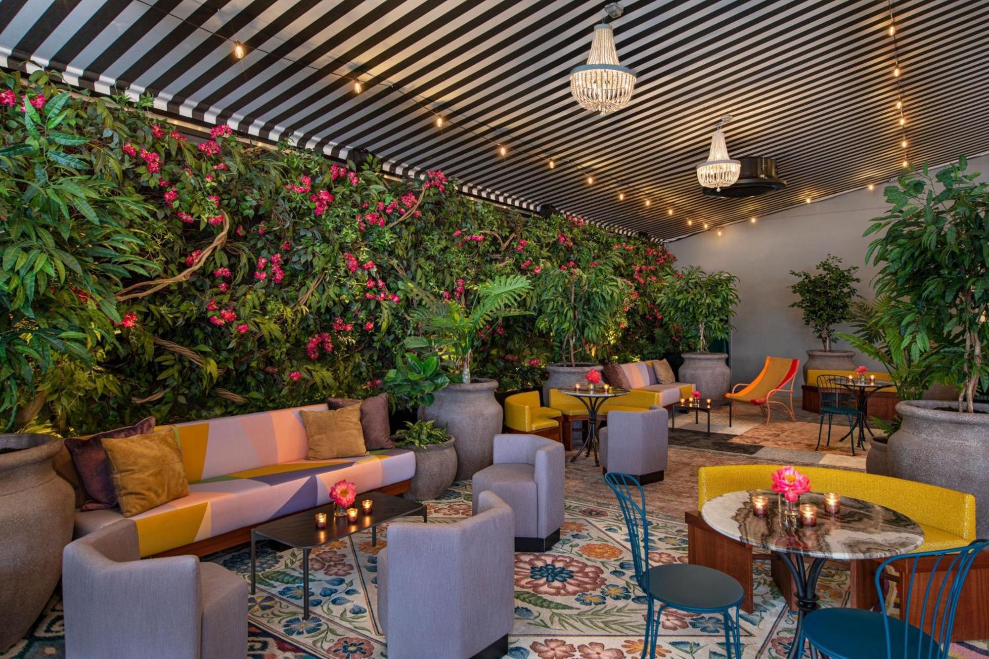 Отель Moxy Brooklyn Williamsburg Нью-Йорк Экстерьер фото
