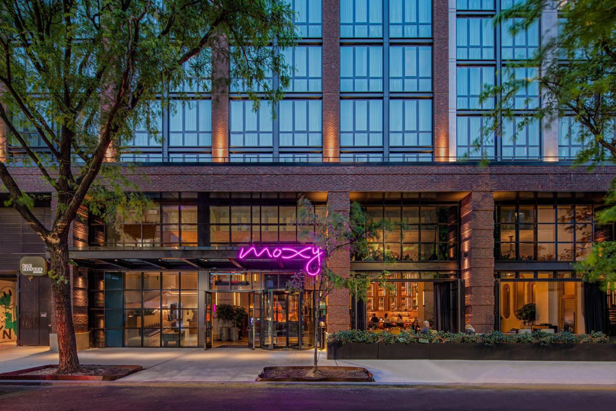 Отель Moxy Brooklyn Williamsburg Нью-Йорк Экстерьер фото