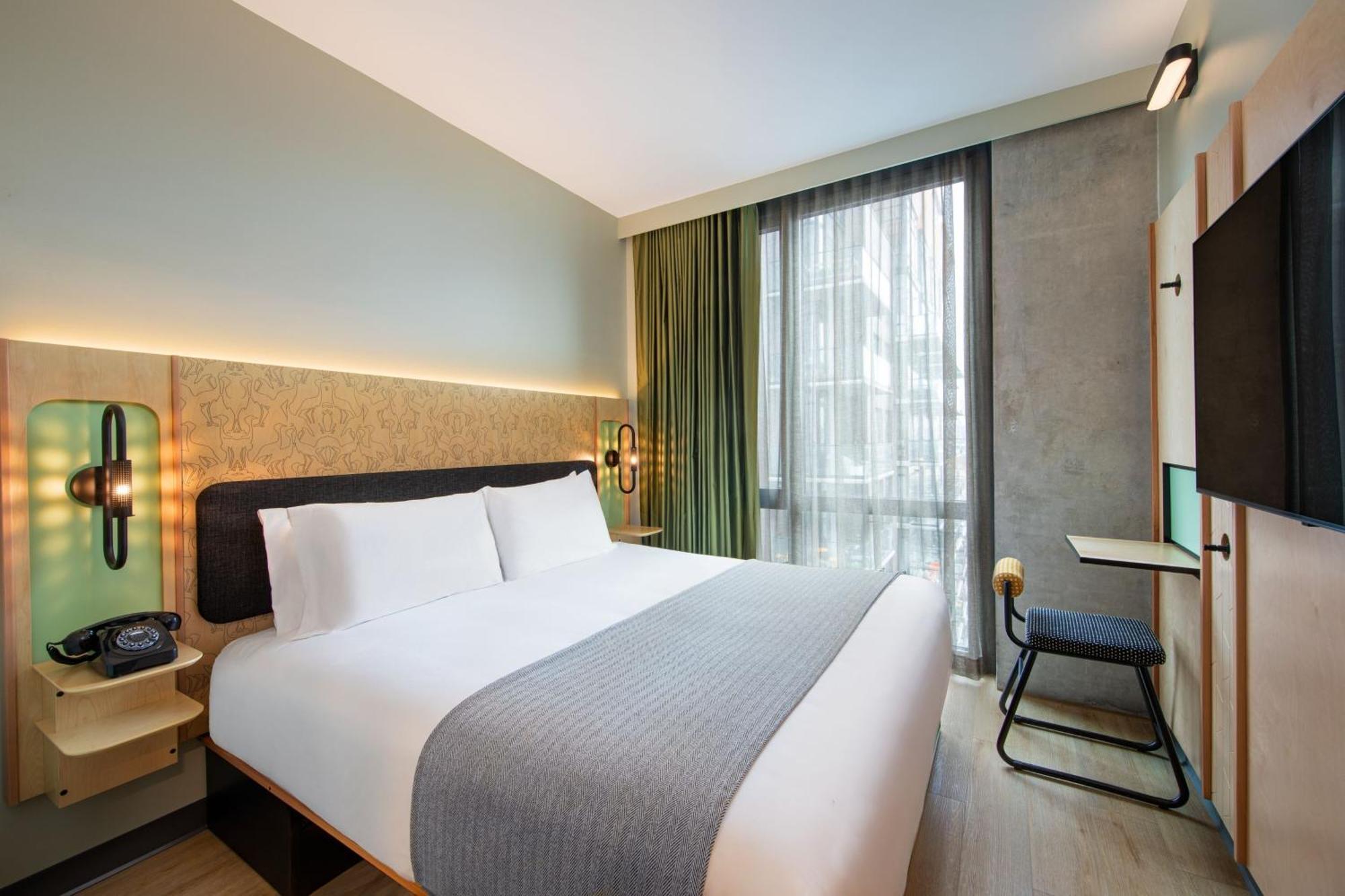 Отель Moxy Brooklyn Williamsburg Нью-Йорк Экстерьер фото